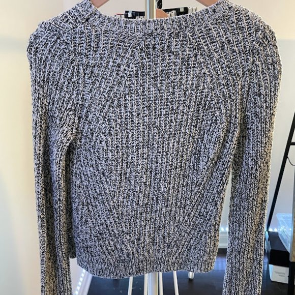 H&M Salt and Pepper Sweater - Picture 2 of 3